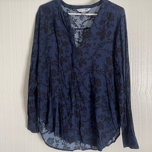 Long sleeve navy/black shirt